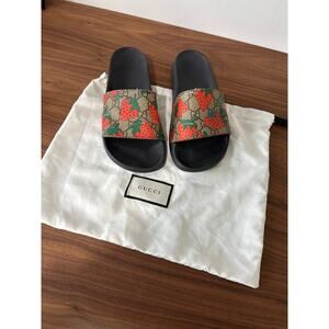 Gucci Slides Strawberry Pattern Size 38 EU 8 US